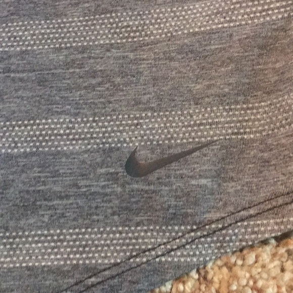 Nike Dry-FIT training tank - Picture 2 of 6